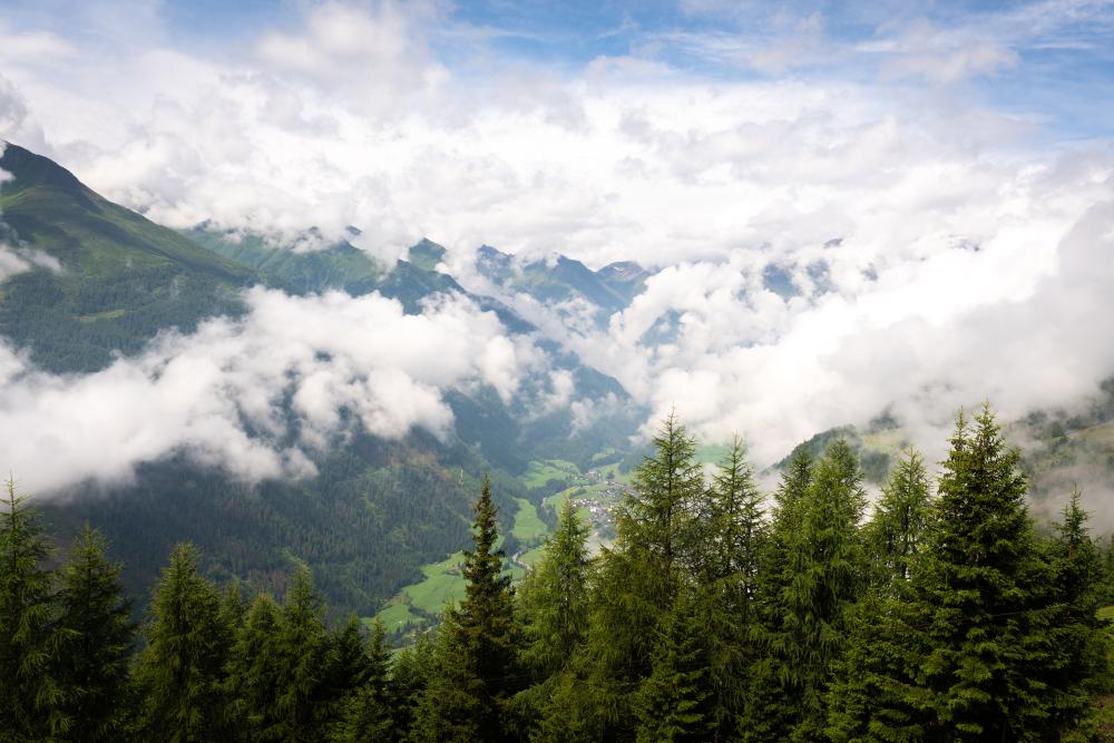 Rötspitze and friends straddling the border of Austria and Italy